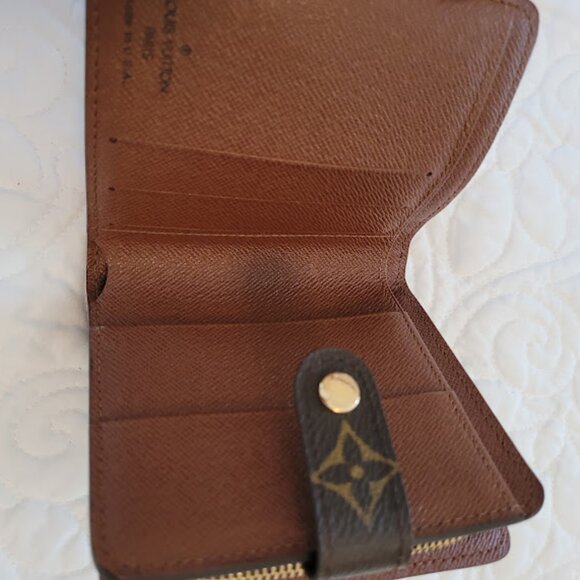 Louis Vuitton Vintage Wallet - Picture 9 of 13